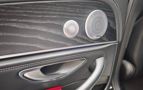 Mercedes-Benz E-Класс, 2019 год, 3 500 000 рублей, 33 фотография