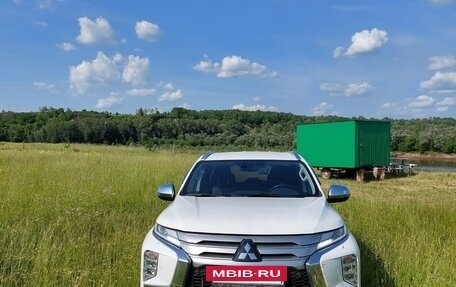 Mitsubishi Pajero Sport III рестайлинг, 2021 год, 3 990 000 рублей, 3 фотография
