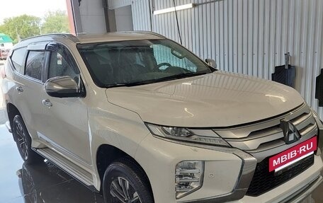 Mitsubishi Pajero Sport III рестайлинг, 2021 год, 3 990 000 рублей, 2 фотография