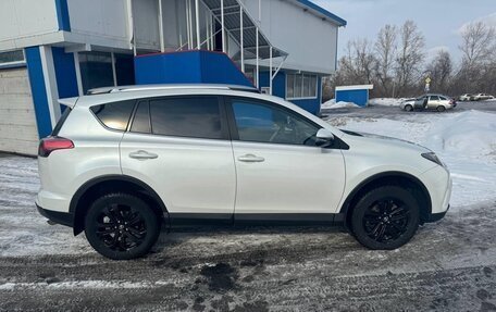 Toyota RAV4, 2019 год, 2 800 000 рублей, 18 фотография