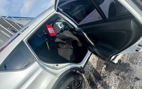 Toyota RAV4, 2019 год, 2 800 000 рублей, 14 фотография