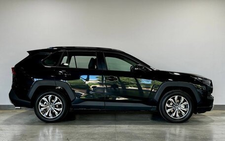 Toyota RAV4, 2024 год, 3 700 000 рублей, 4 фотография