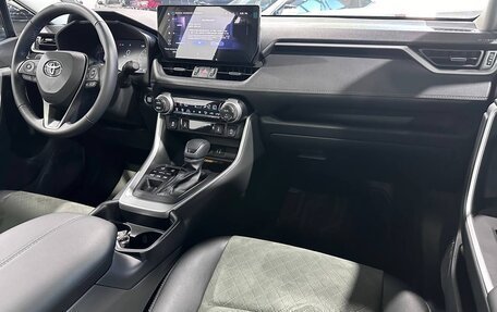 Toyota RAV4, 2024 год, 3 700 000 рублей, 33 фотография
