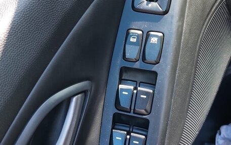 Hyundai ix35 I рестайлинг, 2015 год, 1 350 000 рублей, 10 фотография