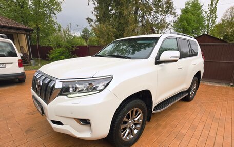 Toyota Land Cruiser Prado 150 рестайлинг 2, 2018 год, 5 700 000 рублей, 2 фотография
