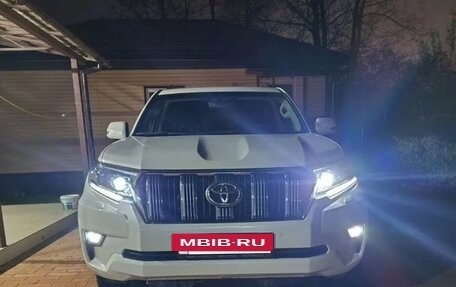 Toyota Land Cruiser Prado 150 рестайлинг 2, 2018 год, 5 700 000 рублей, 3 фотография