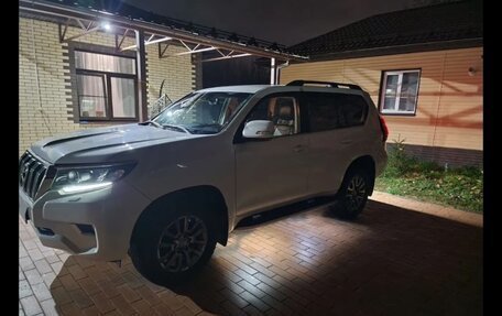 Toyota Land Cruiser Prado 150 рестайлинг 2, 2018 год, 5 700 000 рублей, 12 фотография