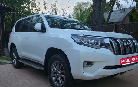 Toyota Land Cruiser Prado 150 рестайлинг 2, 2018 год, 5 700 000 рублей, 11 фотография