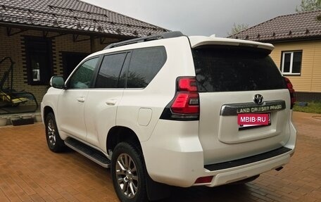 Toyota Land Cruiser Prado 150 рестайлинг 2, 2018 год, 5 700 000 рублей, 16 фотография