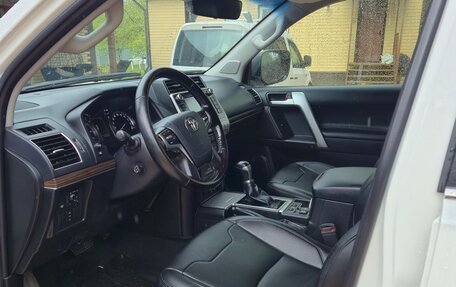 Toyota Land Cruiser Prado 150 рестайлинг 2, 2018 год, 5 700 000 рублей, 31 фотография