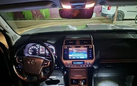 Toyota Land Cruiser Prado 150 рестайлинг 2, 2018 год, 5 700 000 рублей, 25 фотография