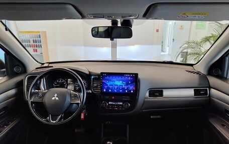 Mitsubishi Outlander III рестайлинг 3, 2015 год, 1 503 000 рублей, 7 фотография