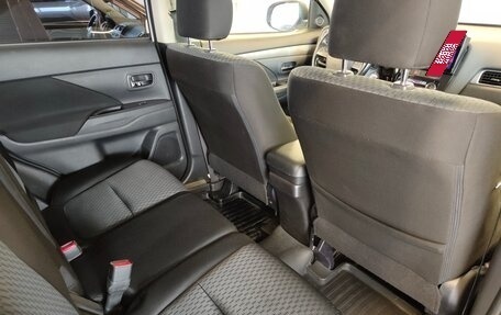 Mitsubishi Outlander III рестайлинг 3, 2015 год, 1 503 000 рублей, 6 фотография