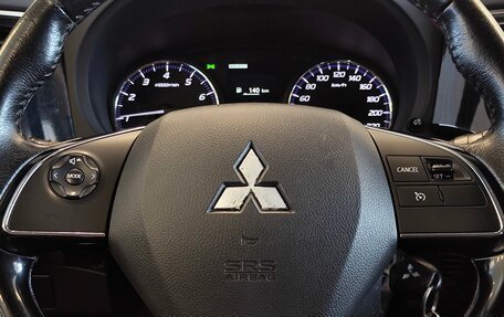 Mitsubishi Outlander III рестайлинг 3, 2015 год, 1 503 000 рублей, 14 фотография