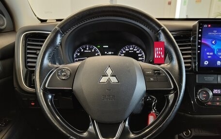 Mitsubishi Outlander III рестайлинг 3, 2015 год, 1 503 000 рублей, 13 фотография