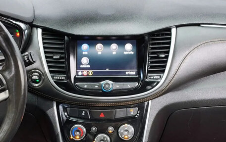 Chevrolet Trax, 2022 год, 1 005 000 рублей, 11 фотография