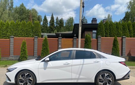 Hyundai Elantra, 2023 год, 2 050 000 рублей, 8 фотография