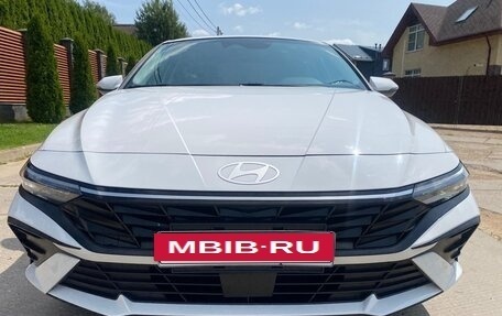 Hyundai Elantra, 2023 год, 2 050 000 рублей, 5 фотография