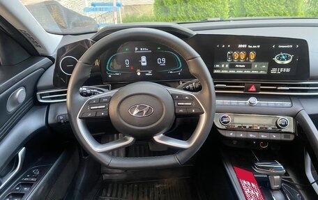 Hyundai Elantra, 2023 год, 2 050 000 рублей, 19 фотография