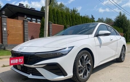 Hyundai Elantra, 2023 год, 2 050 000 рублей, 3 фотография