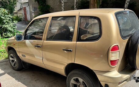 Chevrolet Niva I рестайлинг, 2004 год, 550 000 рублей, 3 фотография