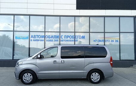 Hyundai H-1 II рестайлинг, 2019 год, 2 870 000 рублей, 2 фотография