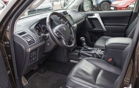 Toyota Land Cruiser Prado 150 рестайлинг 2, 2022 год, 5 640 000 рублей, 4 фотография