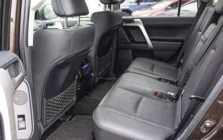 Toyota Land Cruiser Prado 150 рестайлинг 2, 2022 год, 5 640 000 рублей, 7 фотография