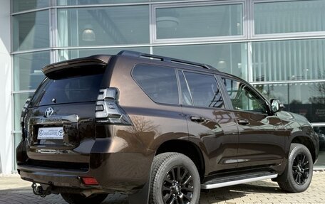 Toyota Land Cruiser Prado 150 рестайлинг 2, 2022 год, 5 640 000 рублей, 2 фотография