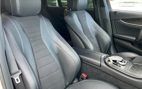 Mercedes-Benz E-Класс, 2019 год, 3 290 000 рублей, 13 фотография