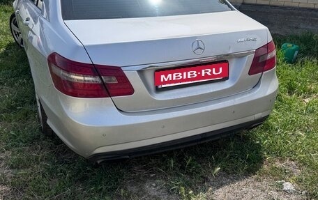 Mercedes-Benz E-Класс, 2010 год, 990 000 рублей, 4 фотография