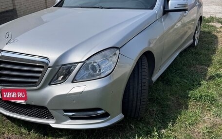 Mercedes-Benz E-Класс, 2010 год, 990 000 рублей, 2 фотография
