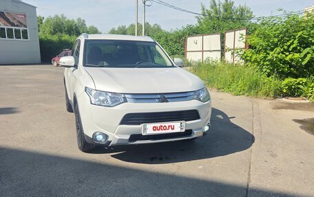 Mitsubishi Outlander III рестайлинг 3, 2014 год, 1 600 000 рублей, 12 фотография
