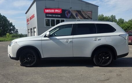 Mitsubishi Outlander III рестайлинг 3, 2014 год, 1 600 000 рублей, 6 фотография
