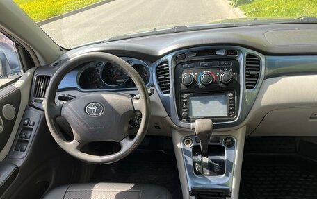 Toyota Highlander III, 2005 год, 1 077 000 рублей, 16 фотография