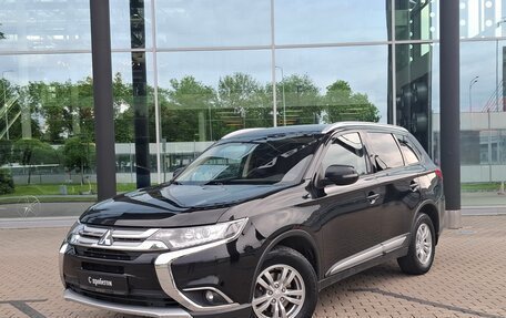 Mitsubishi Outlander III рестайлинг 3, 2017 год, 1 730 000 рублей, 1 фотография