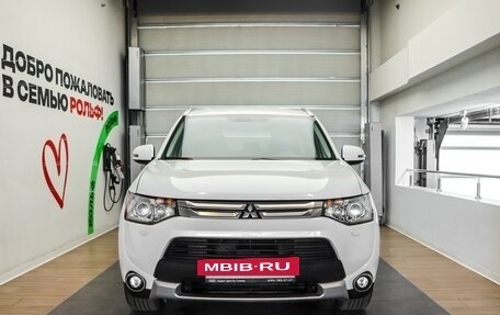 Mitsubishi Outlander III рестайлинг 3, 2014 год, 1 595 000 рублей, 2 фотография