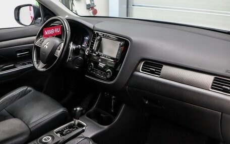 Mitsubishi Outlander III рестайлинг 3, 2014 год, 1 595 000 рублей, 7 фотография