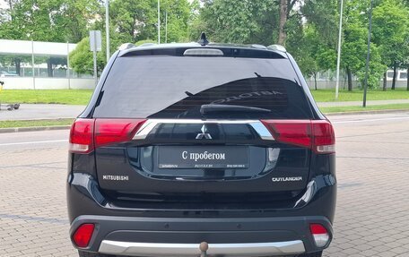 Mitsubishi Outlander III рестайлинг 3, 2017 год, 1 730 000 рублей, 6 фотография