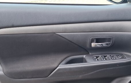 Mitsubishi Outlander III рестайлинг 3, 2017 год, 1 730 000 рублей, 11 фотография