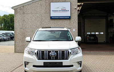 Toyota Land Cruiser Prado 150 рестайлинг 2, 2022 год, 4 990 000 рублей, 1 фотография