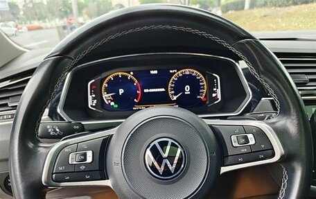 Volkswagen Tiguan II, 2021 год, 2 350 000 рублей, 9 фотография