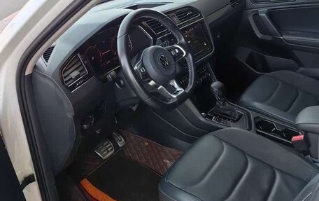 Volkswagen Tiguan II, 2021 год, 2 350 000 рублей, 6 фотография