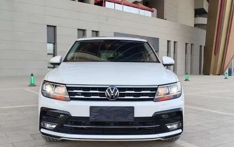 Volkswagen Tiguan II, 2021 год, 2 350 000 рублей, 4 фотография