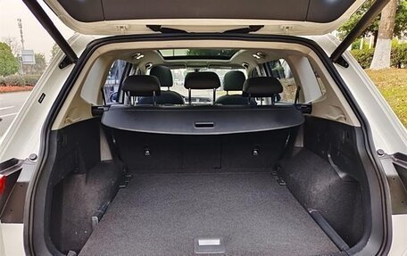 Volkswagen Tiguan II, 2021 год, 2 350 000 рублей, 15 фотография