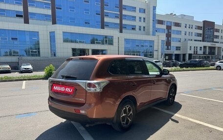Mitsubishi Outlander III рестайлинг 3, 2012 год, 1 350 000 рублей, 3 фотография