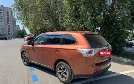 Mitsubishi Outlander III рестайлинг 3, 2012 год, 1 350 000 рублей, 4 фотография