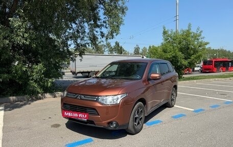 Mitsubishi Outlander III рестайлинг 3, 2012 год, 1 350 000 рублей, 2 фотография