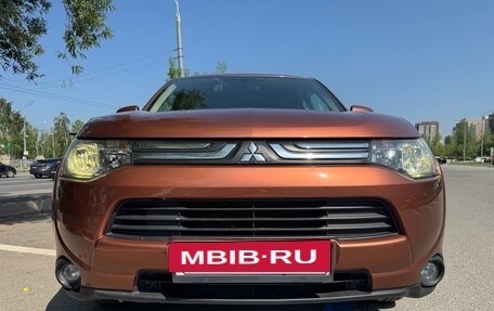 Mitsubishi Outlander III рестайлинг 3, 2012 год, 1 350 000 рублей, 20 фотография