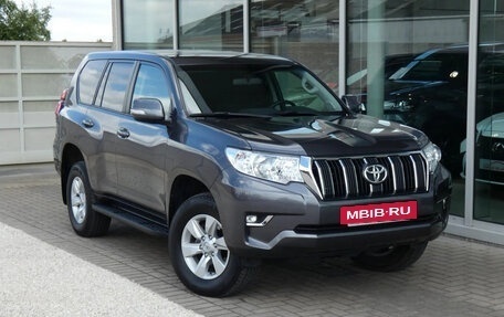 Toyota Land Cruiser Prado 150 рестайлинг 2, 2022 год, 4 725 000 рублей, 2 фотография
